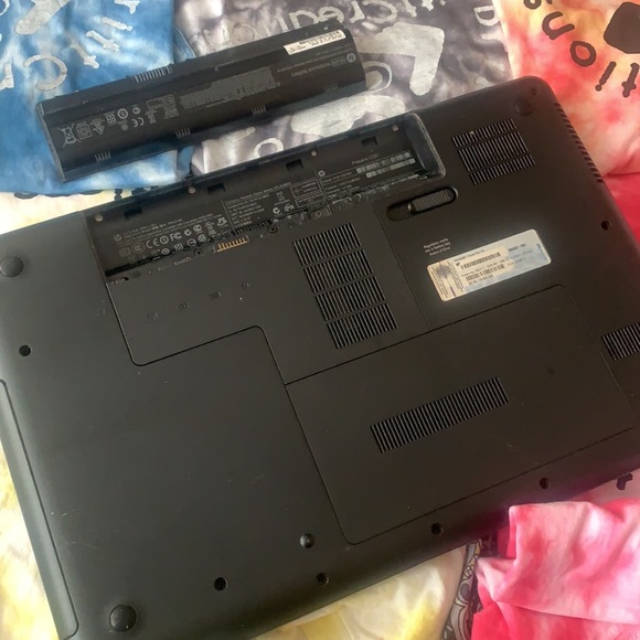 Compaq Presario CQ57 Laptop - Picture 3 of 4